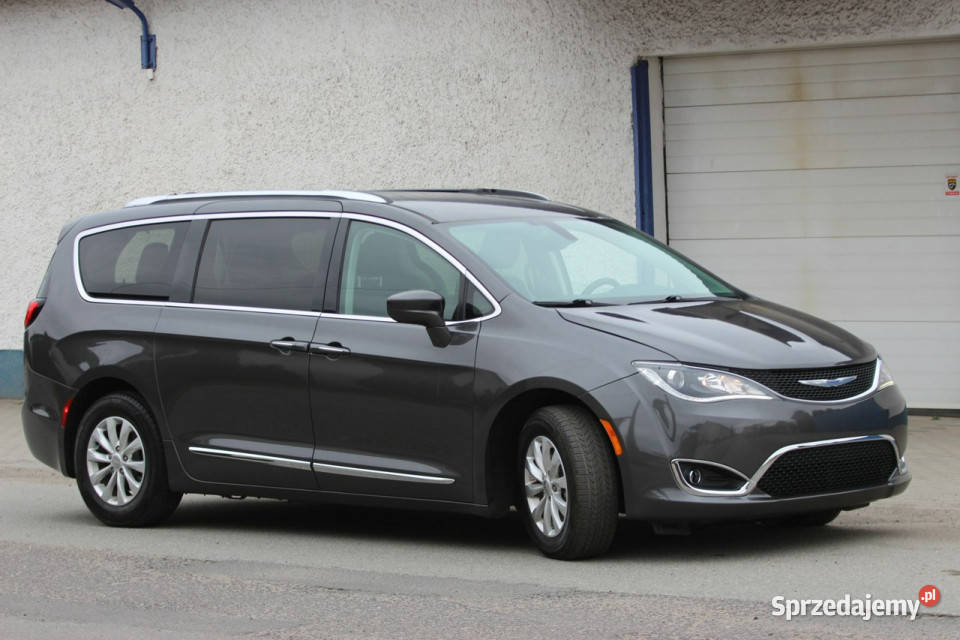 Chrysler Pacifica 2018rLimited 36 Benzyna SKÓRY gniazdo AUX Nysa sprzedam