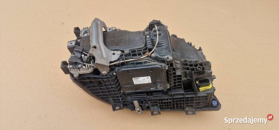 SCANIA R S LAMPA REFLEKTOR FULL LED PRAWY Bieleń