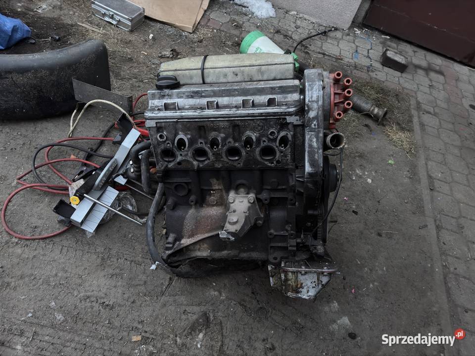 Silnik BMW E30 16