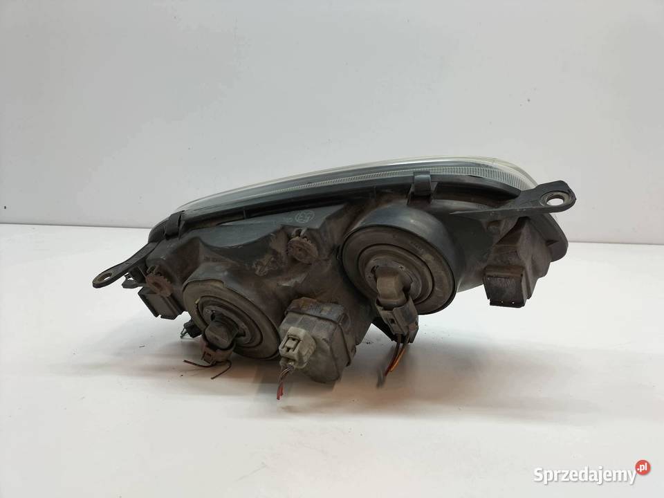 LAMPA PRZÓD LEWA EU E11 Toyota Corolla VIII