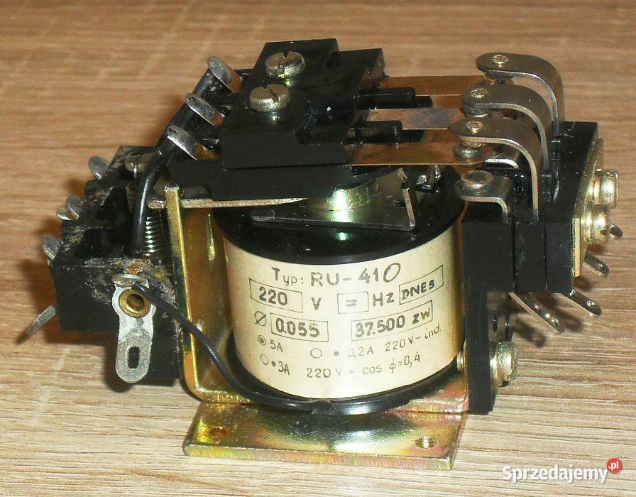 Przekaźnik RU410 5 A 220 V cewka 220 VDC LUMEL Gliwice