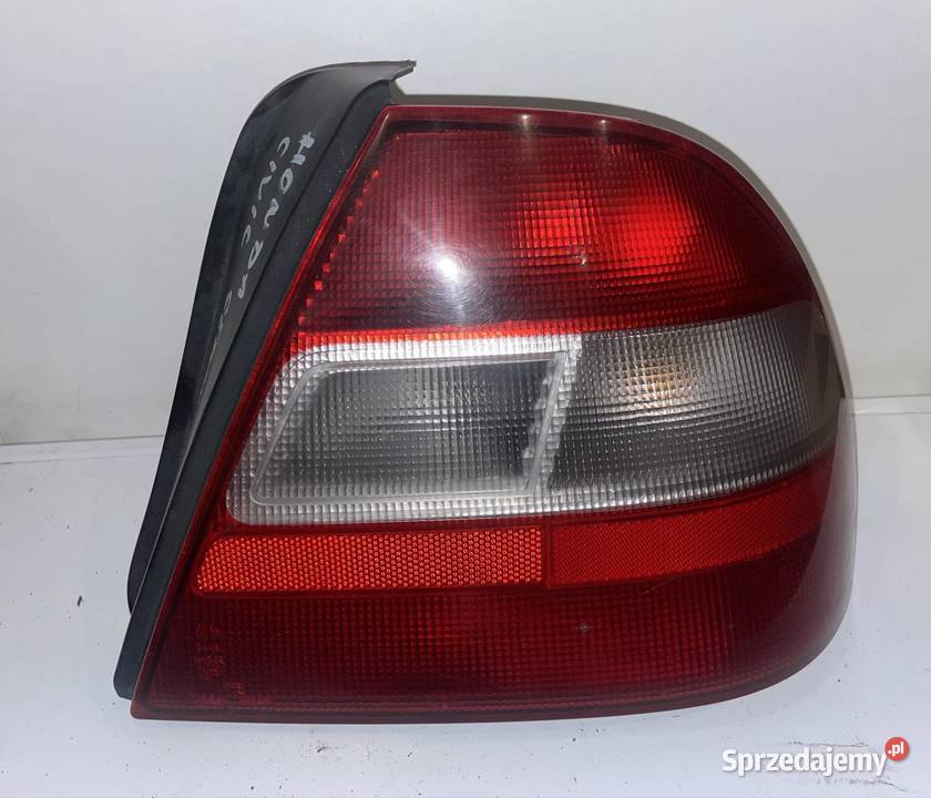 lampa tył tylna prawa honda civic sedan wielkopolskie Grabów nad Prosną