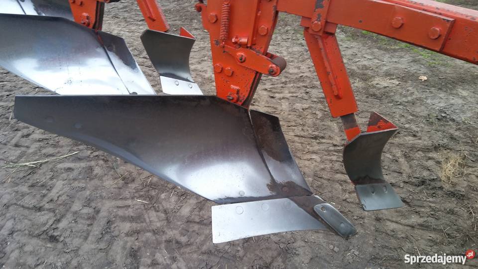 Plług obrotowy 4 skibowy Gregoire Besson 3 1