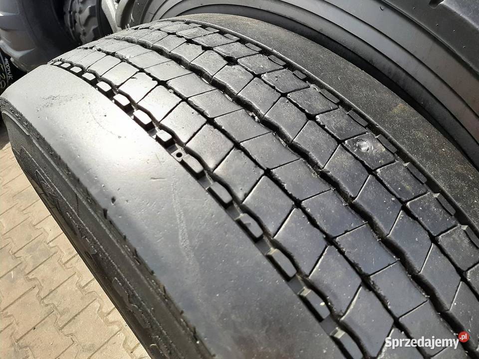 Opona używana ciężarowa 31570R225 MICHELIN Zaścianki