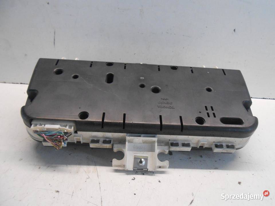 LICZNIK TOYOTA COROLLA VERSO 20 D sprzedam