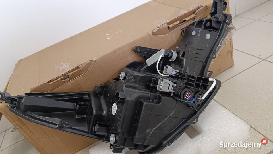 LAMPA PRZEDNIA TOYOTA AVENSIS T27 LIFT T29 mazowieckie Warszawa