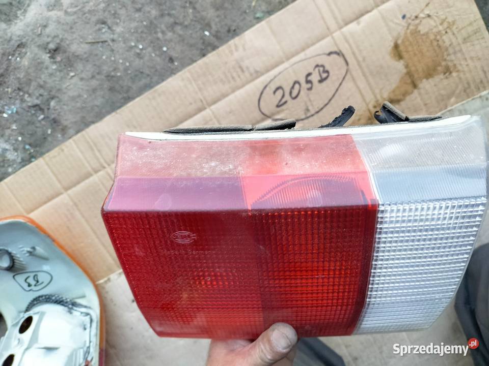 AUDI 80 B3 80B3 SEDAN 80B4 80 B4 KOMBI HRLLA lewe Lampy tylne Kamień-Kolonia