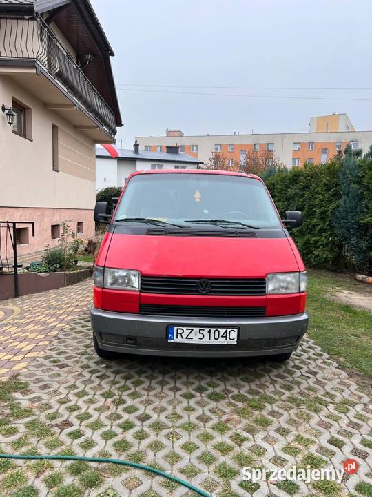 Volkswagen VW T4 Multivan 1993 19TD czerwony Radom