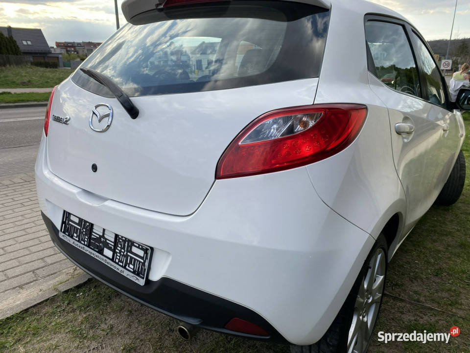Mazda 2 Klimatyzacja sprawnaRozrząd aluminiowe felgi 2 sprzedam