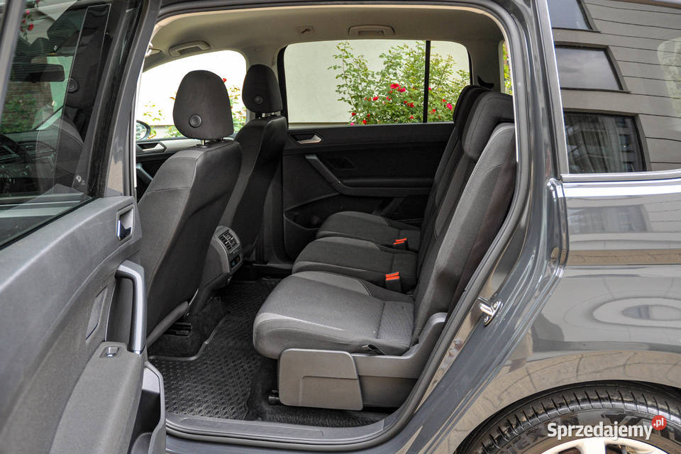 Volkswagen Touran 2016 r Bezwypadkowy Wrocław