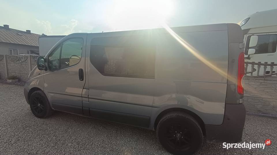 Sprzedam OplaVivaro Górka