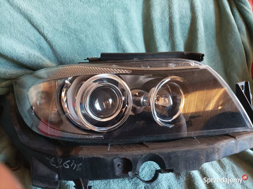 Lampa prawa lewa Xenon dynamic skrętny BMW E90 Rok produkcji 2006 Włocławek