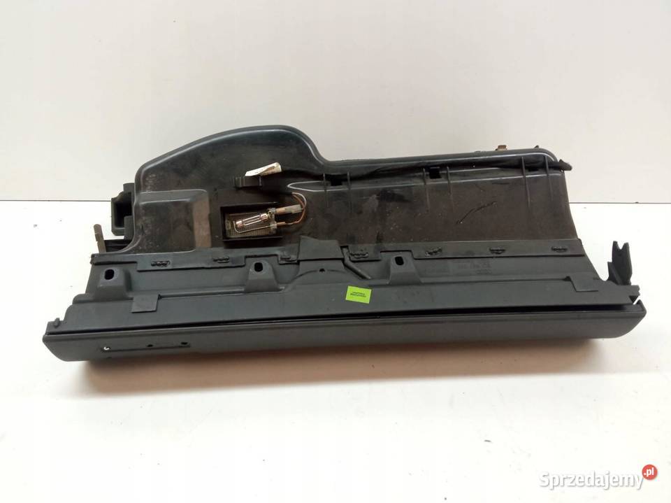 SCHOWEK PRAWY PASAŻERA 8L1857095 Audi A3 I sprzedam