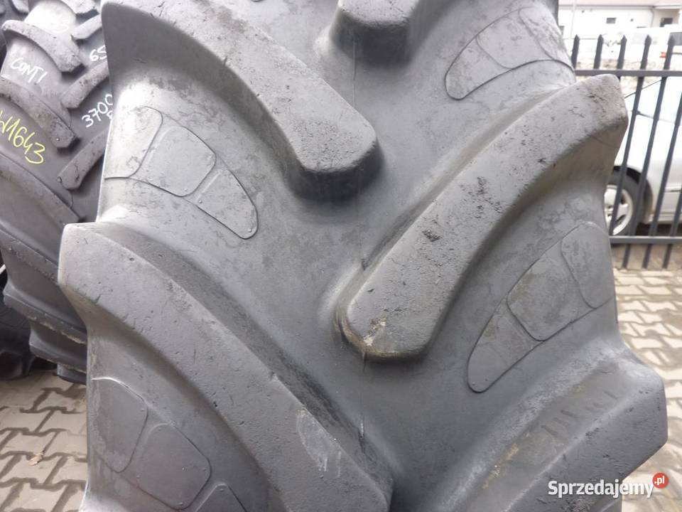 Opona używana rolnicza 52085R42 208R42 MAXIMO