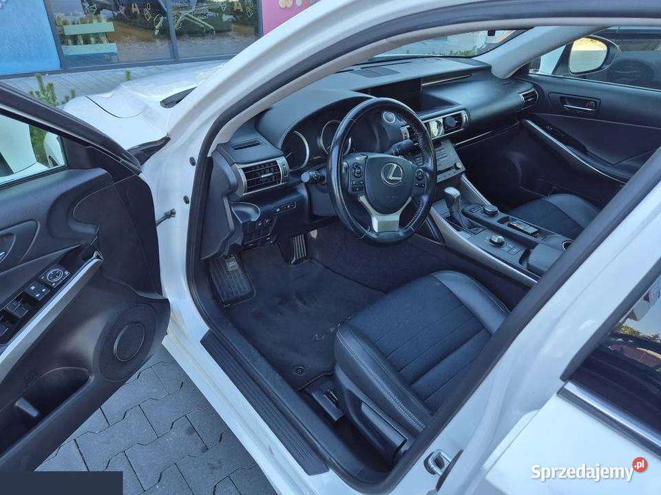 Lexus IS 200t Elegance 20 Benzyna 245 2016r Milanówek sprzedam