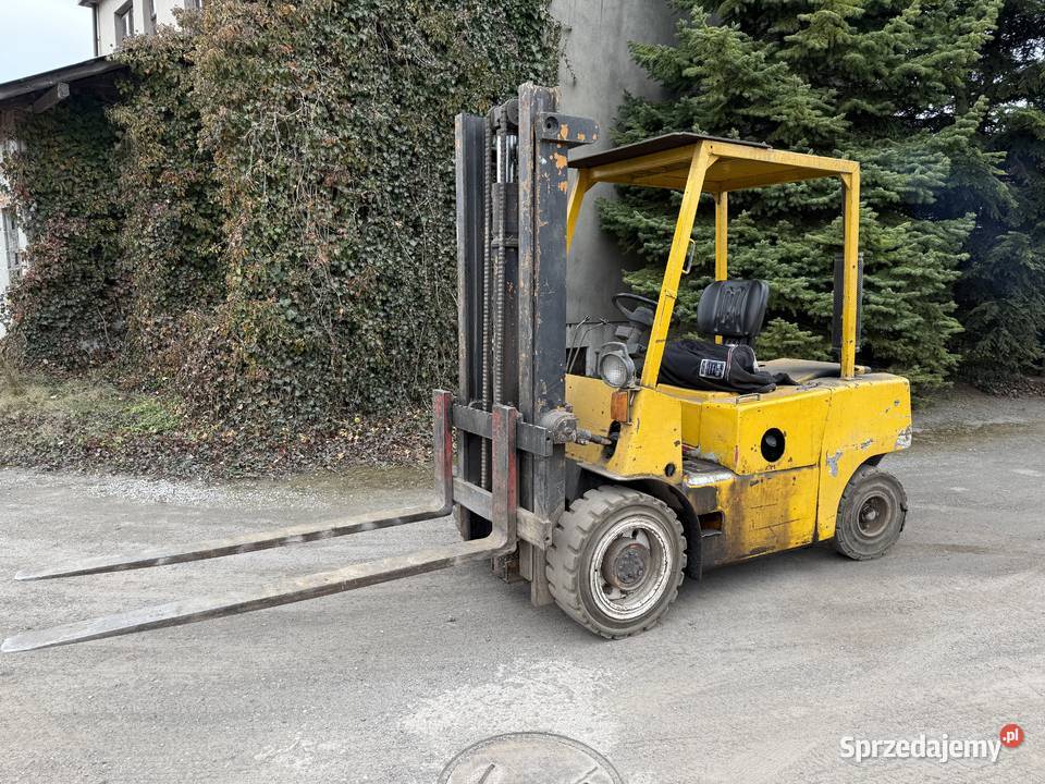 Wózek widłowy BUGAR 35 tony Perkins 4 cylindrowy Ujazd