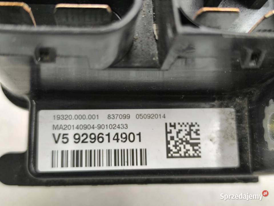 BEZPIECZNIK AKUMULATORA BMW F20 F21 929614901 Skrzynki bezpieczników sprzedam