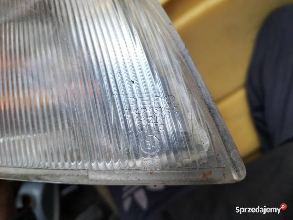 KIERUNKOWSKAZ PRAWY MIGACZ OPEL VECTRA B Kamień-Kolonia