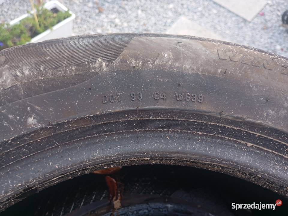 Komplet Opon Zimowych Pirelli Winter Sottozero 3 225 Samochodowe sprzedam