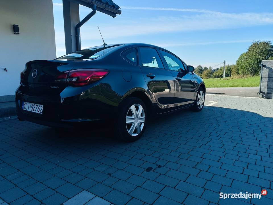 Opel Astra 14 Turbo Polski salon niski przebieg