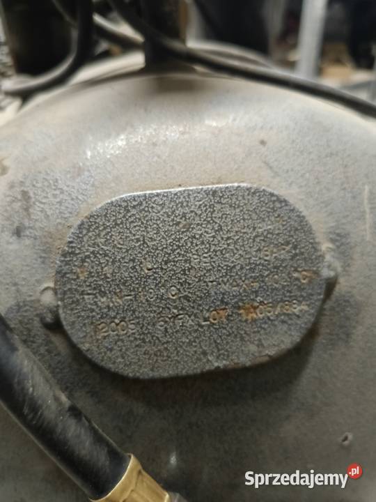 Kompresor dwucylindrowy 100l 230V 22kW FABRYCZNY Nowa Słupia sprzedam