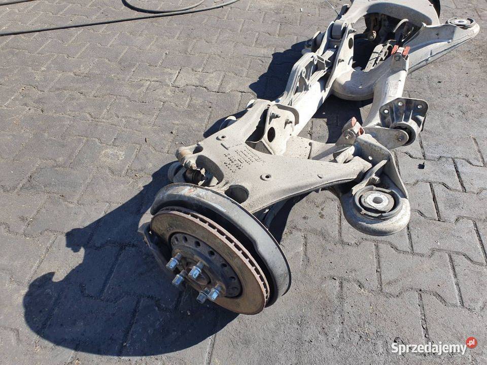 BELKA SANKI TYŁ AUDI A8 D3 Lipno