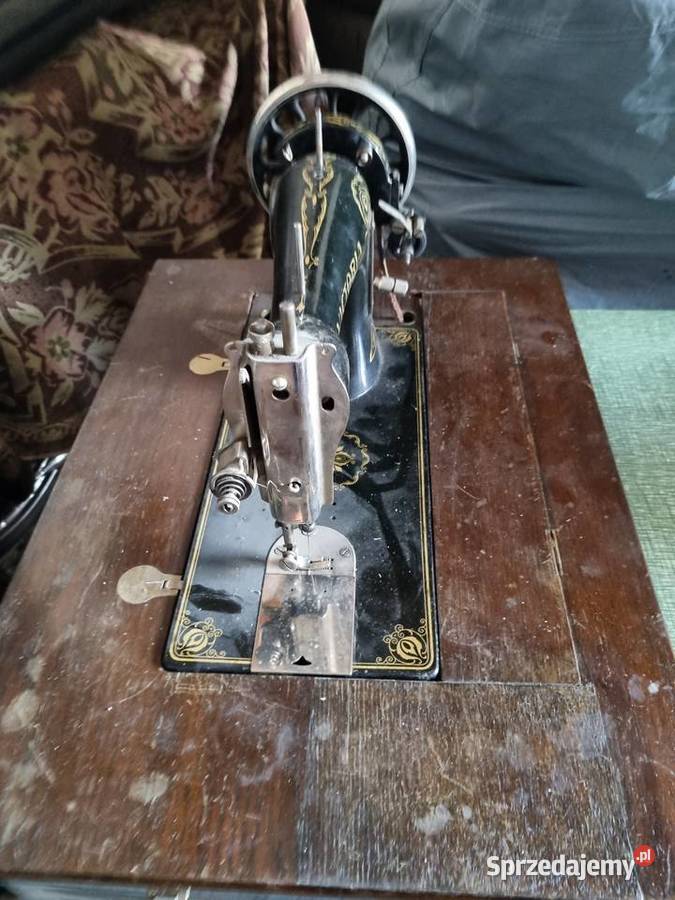 Maszyna do szycia Victoria i Łucznik
