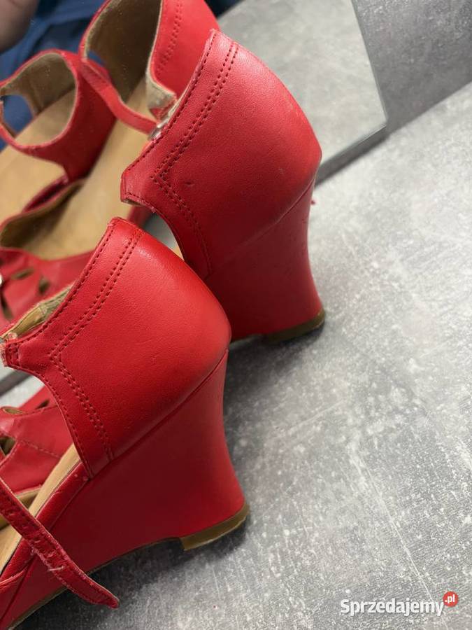 Buty na koturnie czerwone vintage Jasło