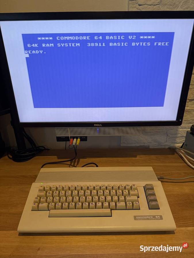 Commodore 64C sprawny kultowy retro komputer Warszawa