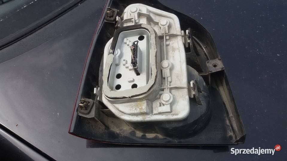 Lampa prawa tylna vw polo 9n Rok produkcji 2004 Części Elbląg