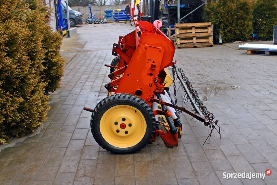 Siewnik do zboża POZNANIAK 6 27 przekładnia nieuszkodzony Gorzkowice