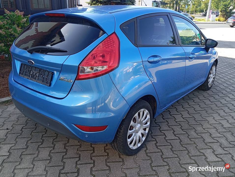 Ford fiesta 14 Benzyna książka serwisowa bogata 173000km sprzedam