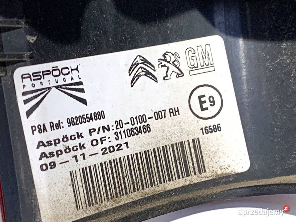 LAMPA PRAWY TYŁ TOYOTA PROACE 9820554880 Van