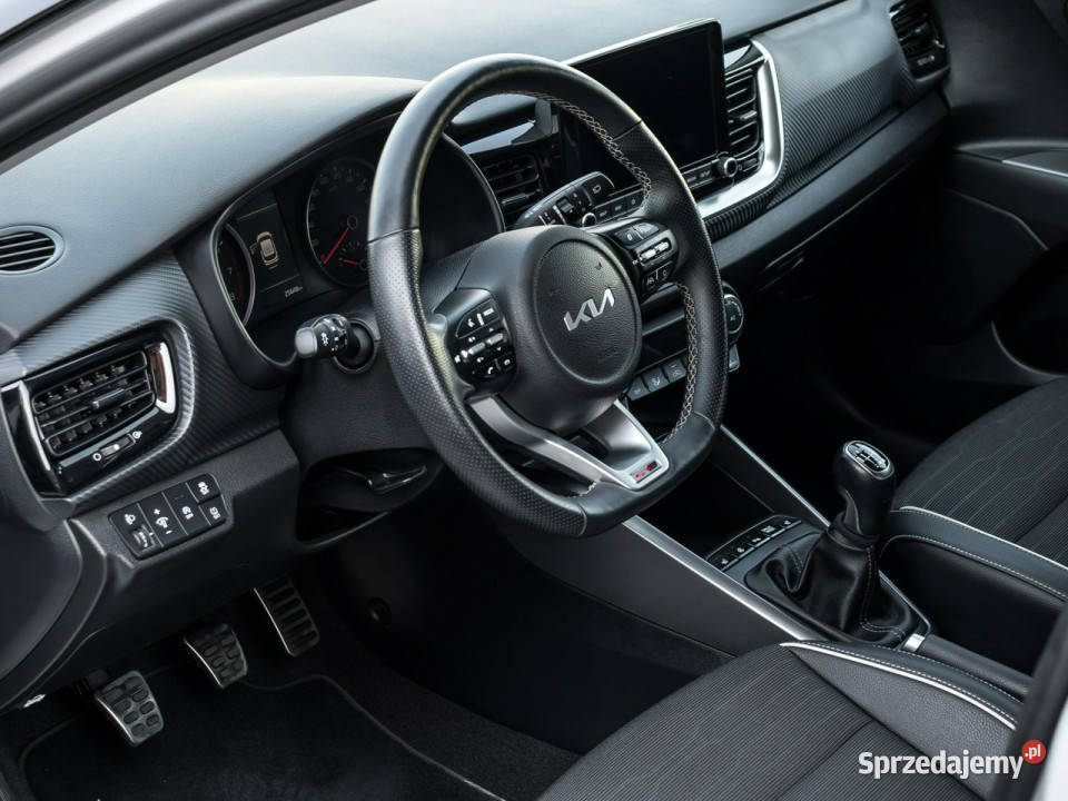 Kia Stonic 10BenzynaHybryda12025 VAT marża Stonic