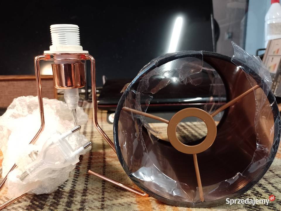 Sprzedam lampę biurkową Chodzież