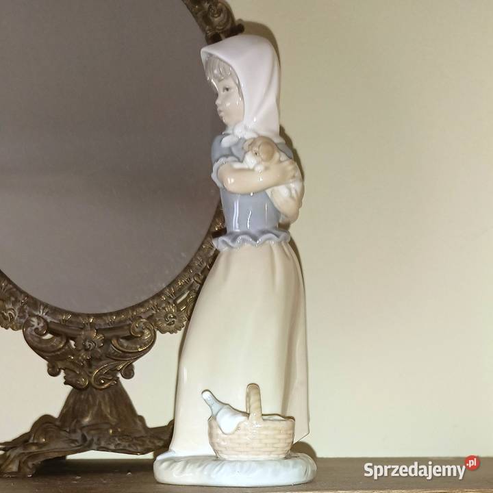 Nao LLadro Figurka dziwczynki Szczytno sprzedam