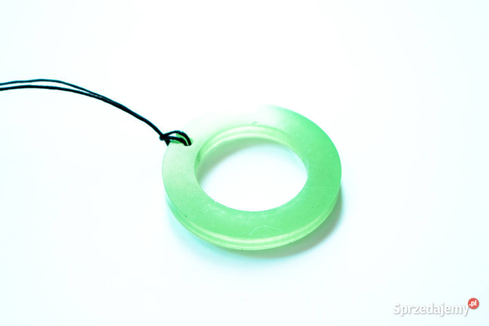 Duży zielony wisior 6 świecący w ciemności i w