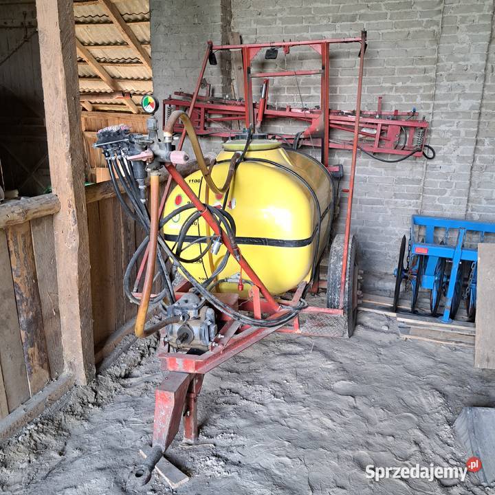 Opryskiwacz ciągany 1200l Żuków Pierwszy