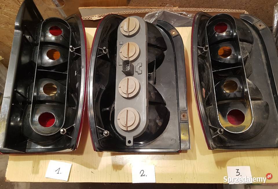 Lampy Jeep KJ tył uszkodzone Gdańsk
