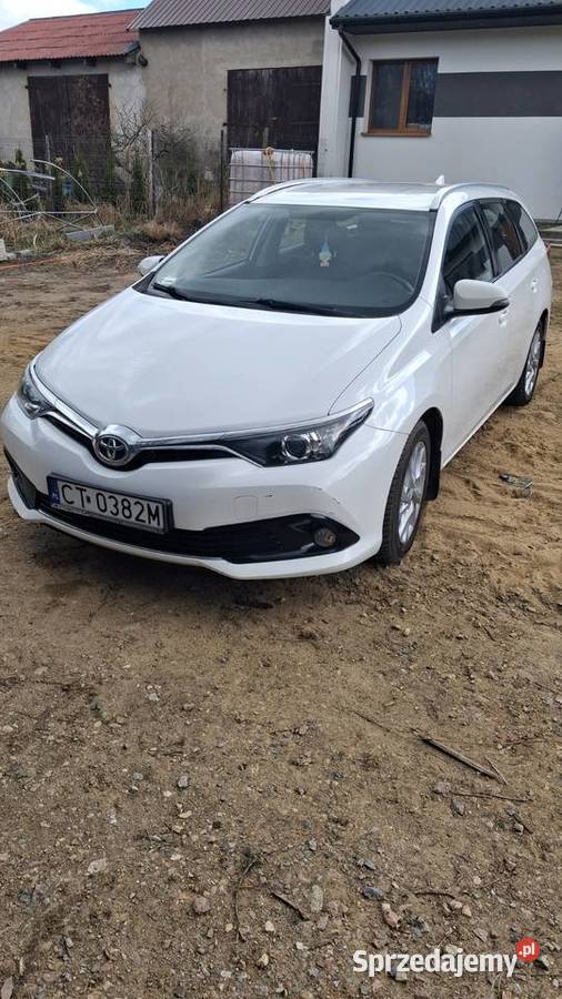 2015 Toyota Auris manualna Golub-Dobrzyń