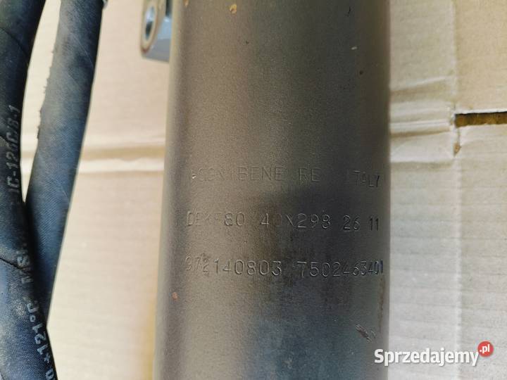 Claas Axion 840 CMatic 13r A09 SIŁOWNIK SKRĘTU Stalewo sprzedam