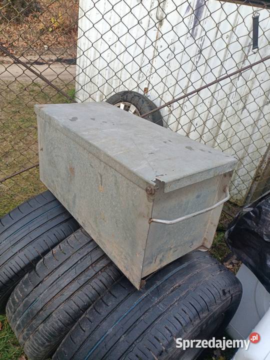 Skrzynka ocynkowana na akumulator Zelewo sprzedam