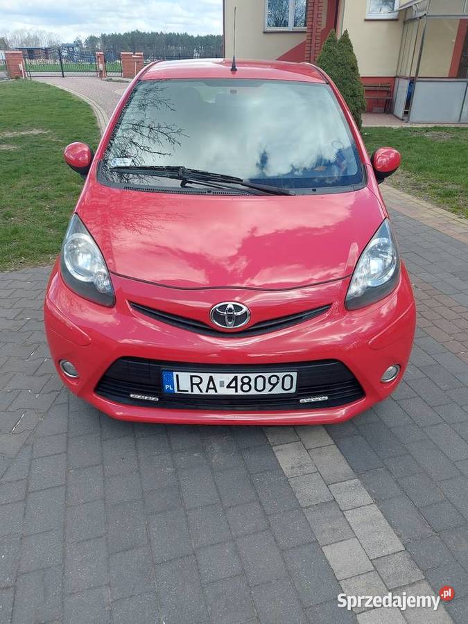 TOYOTA AYGO wielofunkcyjna kierownica
