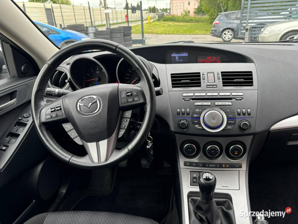 Mazda 3 super stan klima alu opłatach II sprzedam