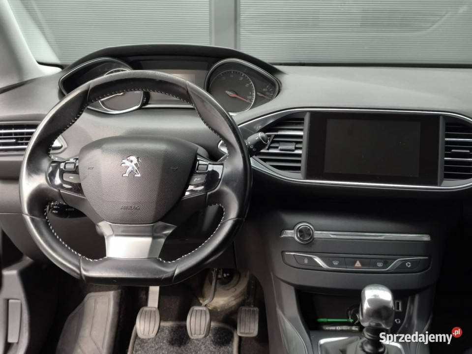 Peugeot 308 12 benzyna 130 6biegów full ledy Kęty sprzedam