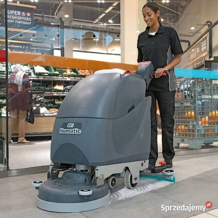Maszyna czyszcząca do podłóg bateryjna Numatic Chociwel