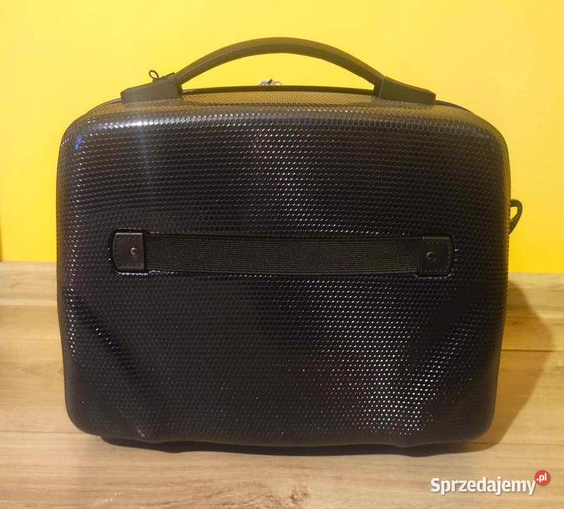 Kosmetyczka podróżna z polikarbonu marki Ciechocinek