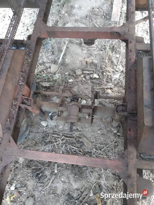 Barakowóz na ule na baloty Świdwin