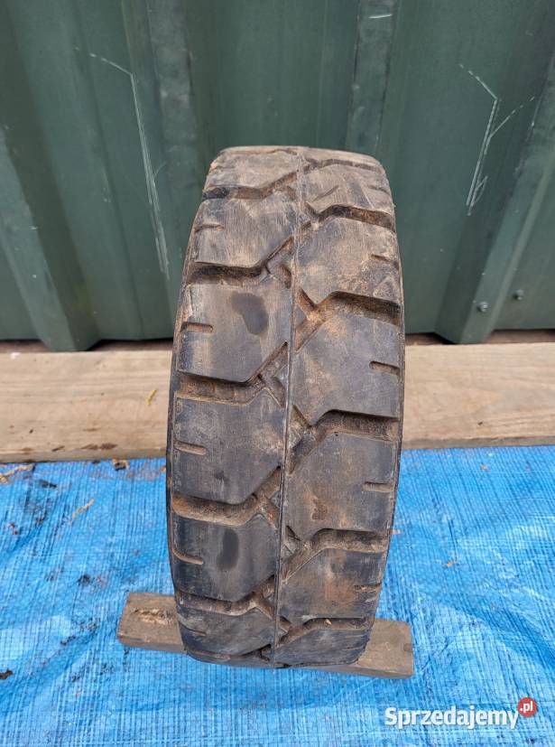 KOŁO BKT 18 X 7 R 8 180708 PEŁNE 18x78 OPONA Opony Szprotawa