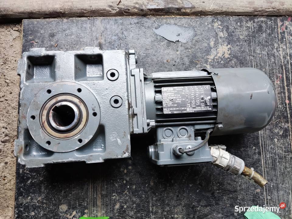 Motoreduktor kątowy Lenze 400V 055 kW 885 obrmin